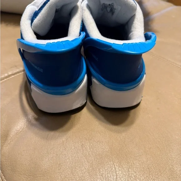 🎈🎈BOGO 1/2 Nike Kids Sneakers - Blue, White, and Gray🎈🎉 - Picture 5 of 6
